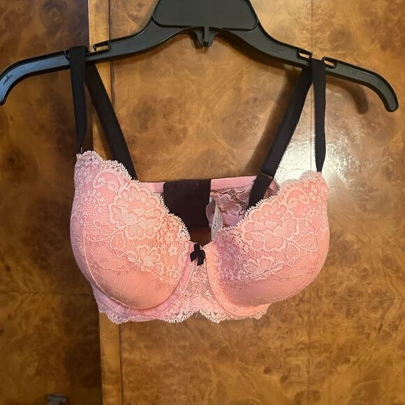 Victorias Secret - 34DD - bra - Picture 1 of 6